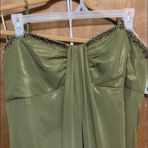 New Formal size 20 David’s Bridal - Picture 2 of 10